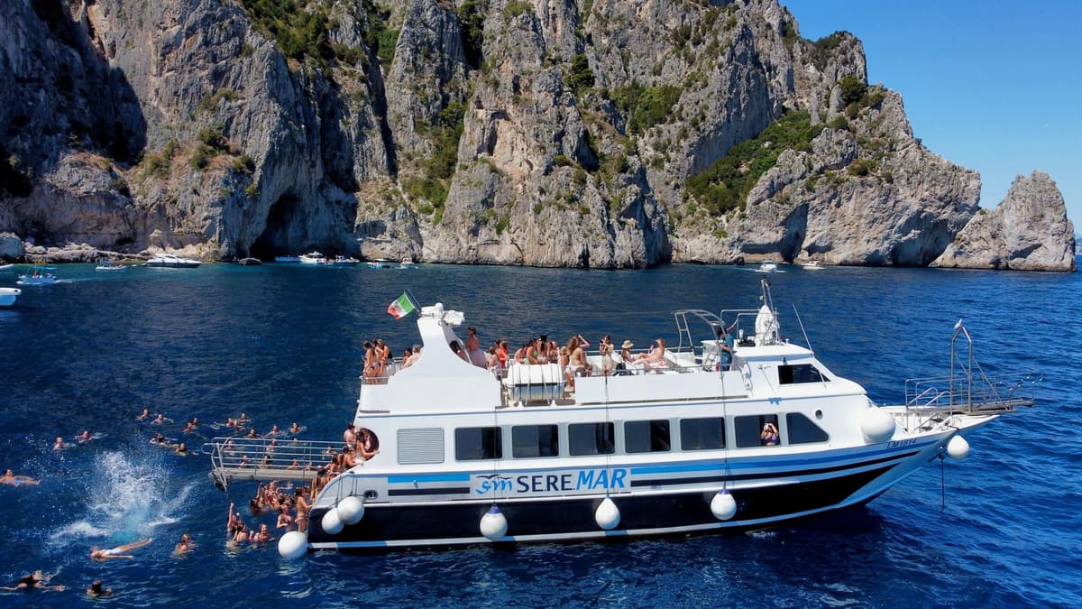 Capri: crucero azul con guía desde Sorrento, C. Stabia y Seiano.
