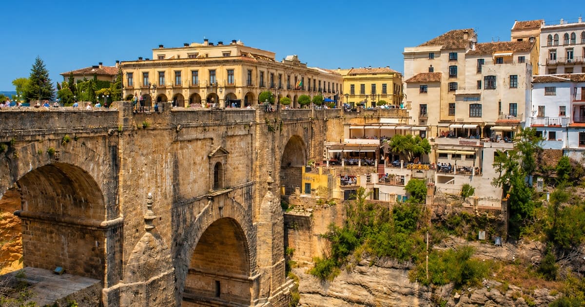 Desde Málaga: Ronda y Setenil con trenecito + vino y tapas