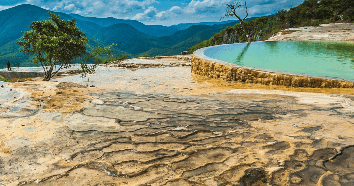 Caminos del Condoy: Hierve el agua, Mitla. Mezcal