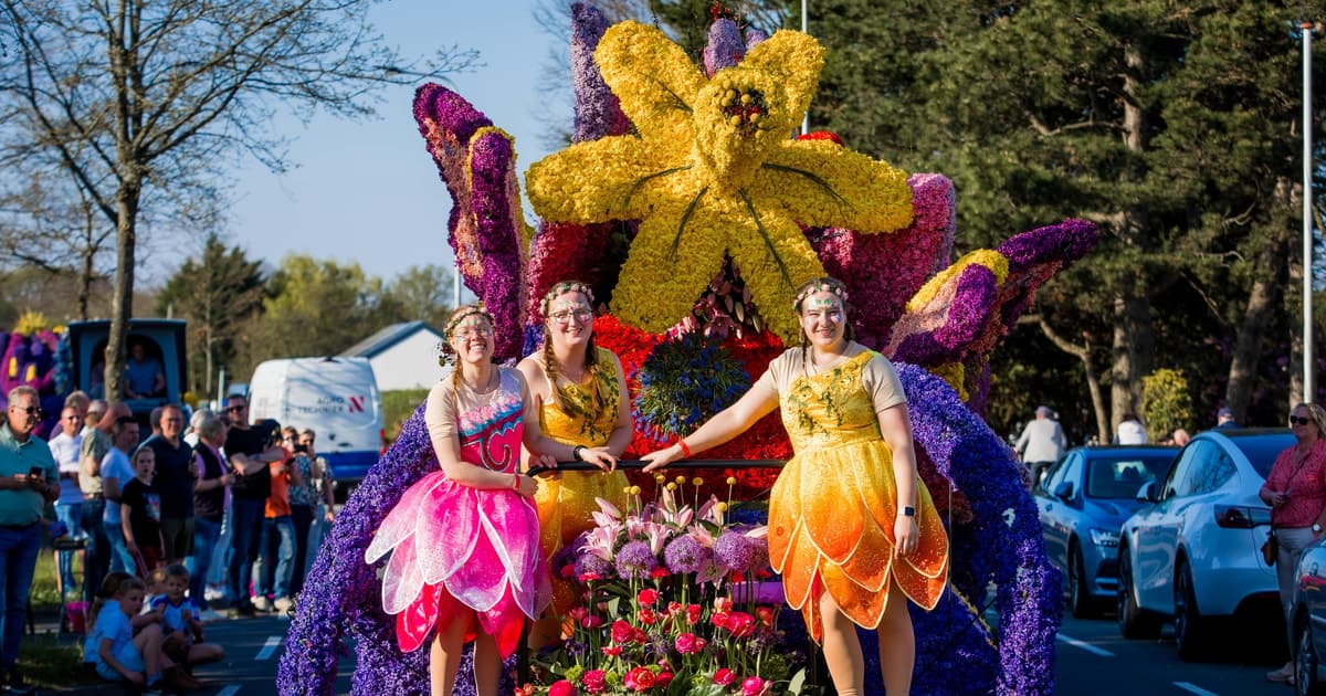 Amsterdam: Keukenhof and Flower Parade April 17th 2027