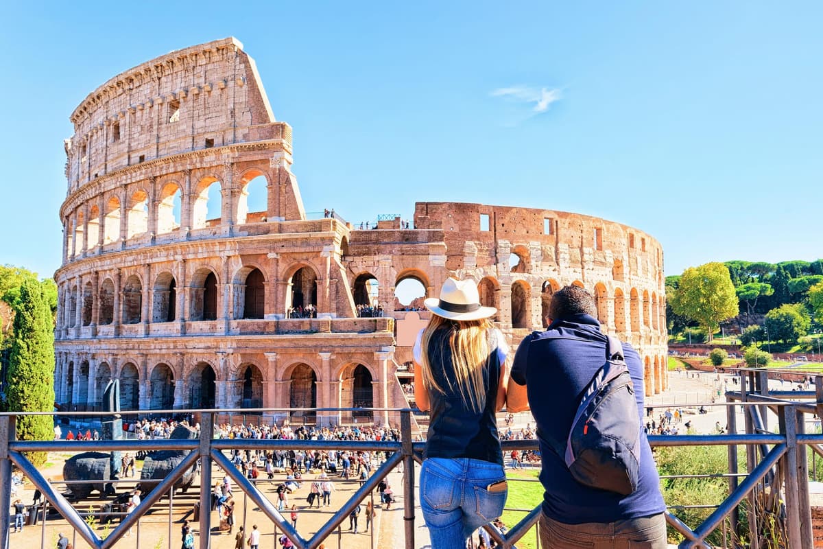 Coliseo y Foro tour en grupo reducido con un arqueólogo