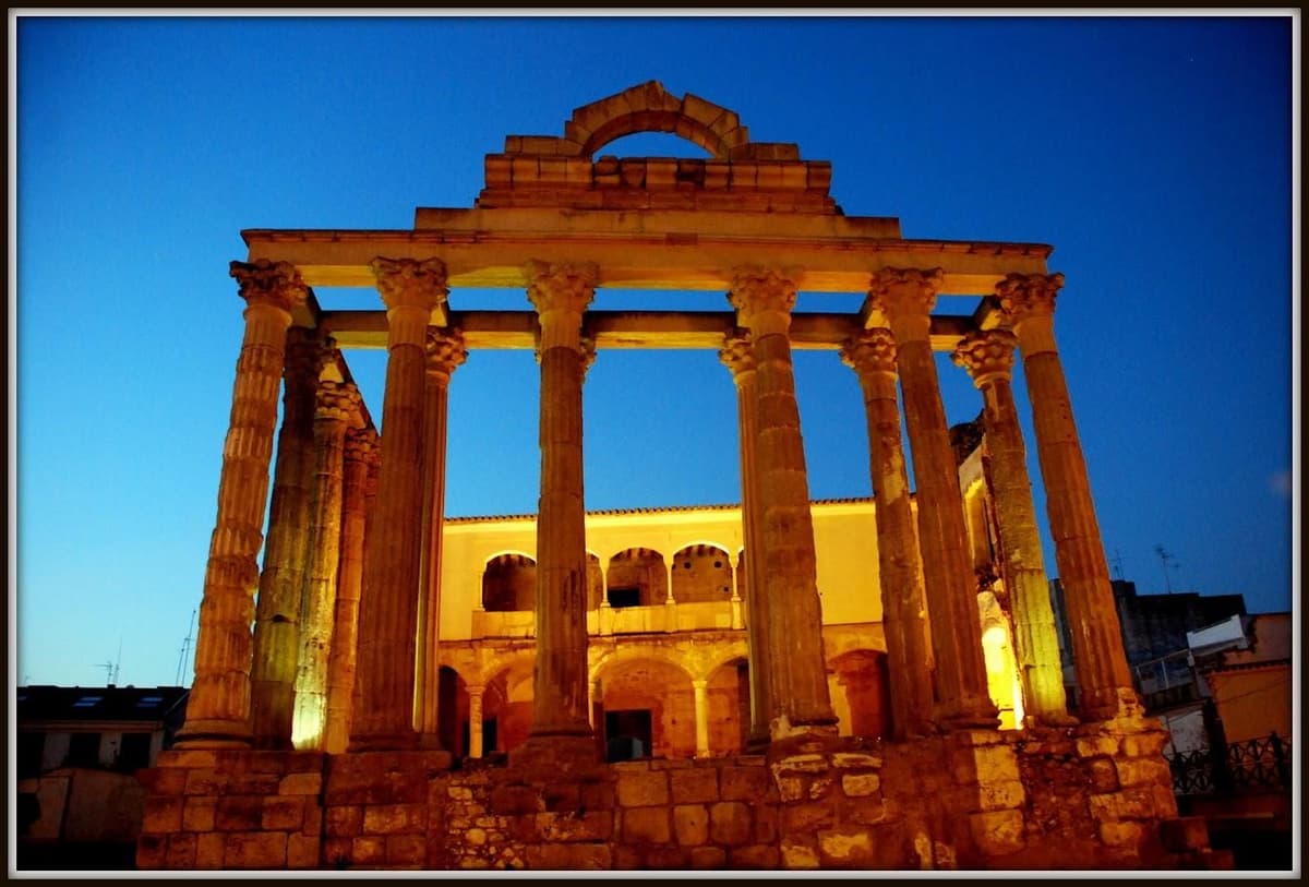 Mérida: Visita Nocturna Leyendas y Misterios