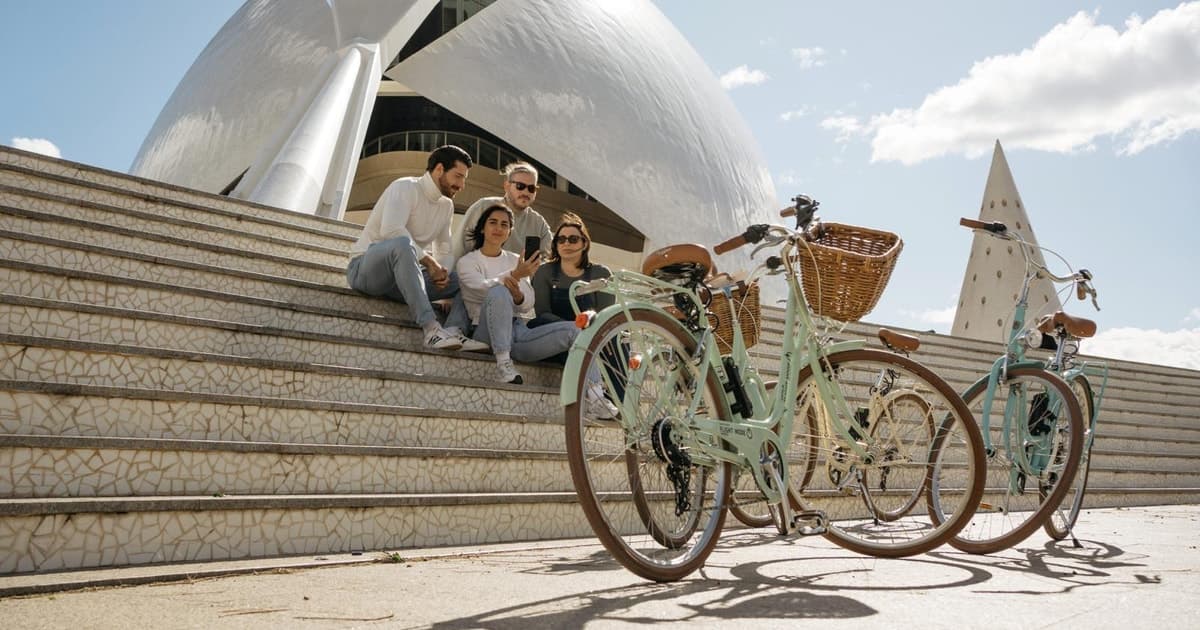 Valencia: audioguía en inglés, español e italiano + bici todo el día