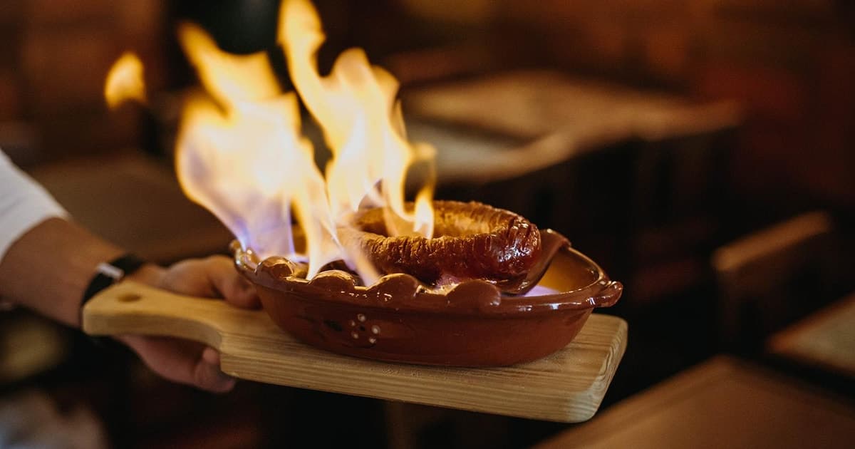 Lisbon: Evening Food & Wine Tour in Bairro Alto