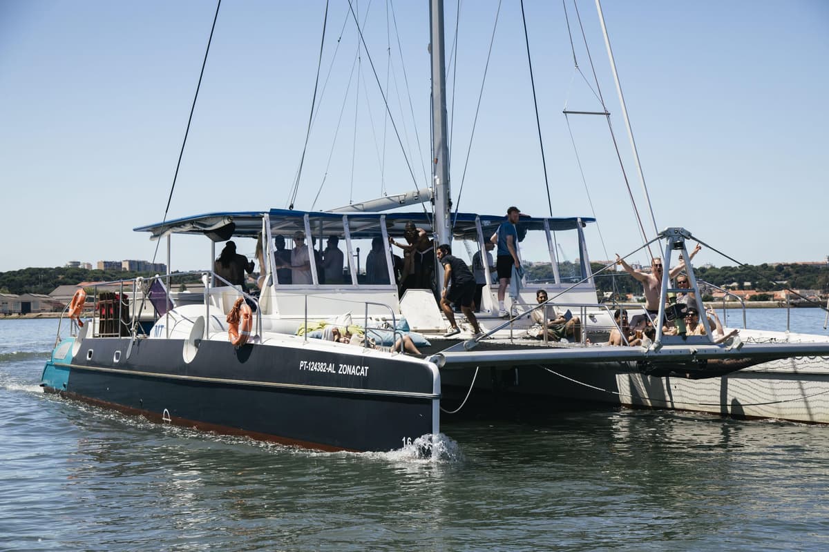 Lisbon Boat Party w/ Open Bar, Music and Swimming Stops