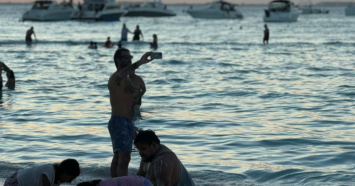 Navegación al atardecer a Isla Mujeres con traslado a Cancún
