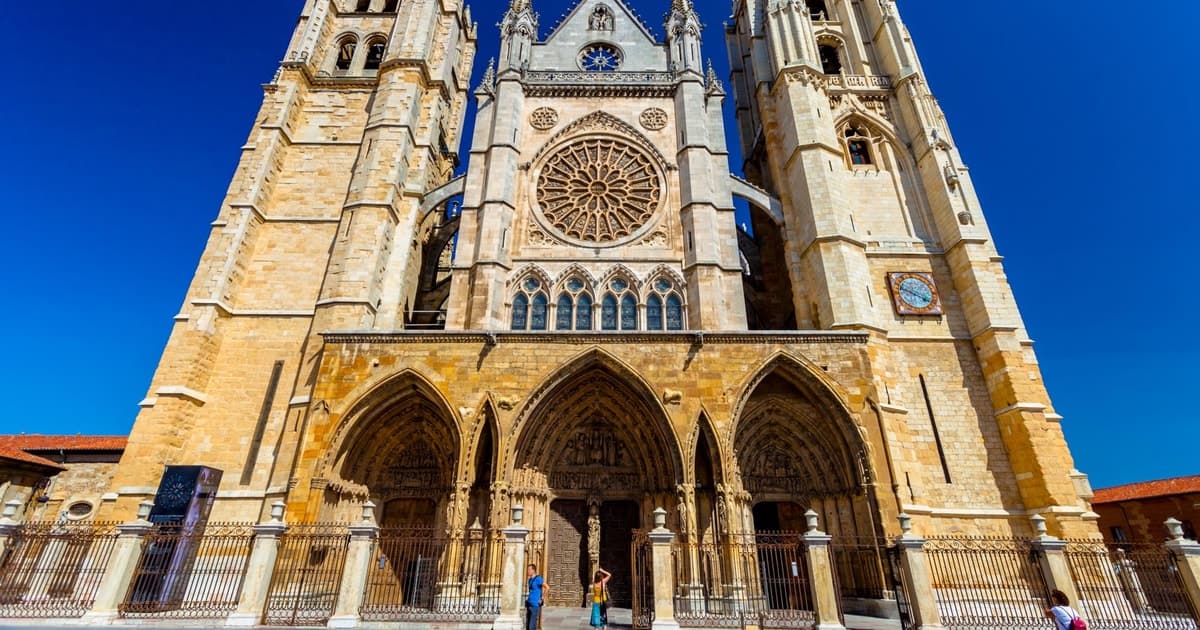 Catedral de León: tour con una leonesa historiadora del arte. (Español)