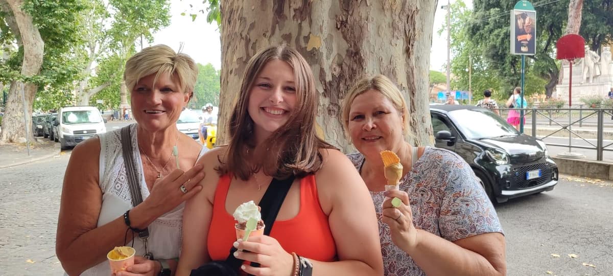 Rome Rione Monti Private Walking Food Tour with Market visit