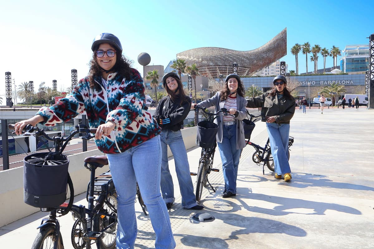 Best of Barcelona: Walking, E-Bike & Sailing Tour