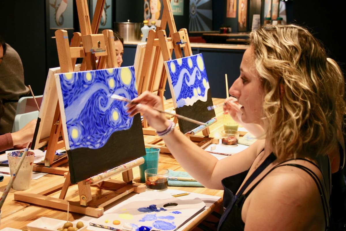 Barcelona: Experiencia Paint and Sip con Vermut Español