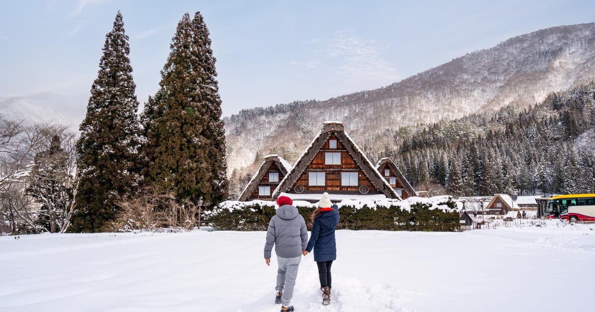 From Tokyo: Day Trip to Shirakawago & Kanazawa