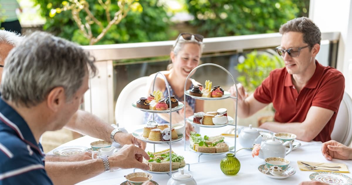 London: Kensington Palace Afternoon Tea & Guided Walk