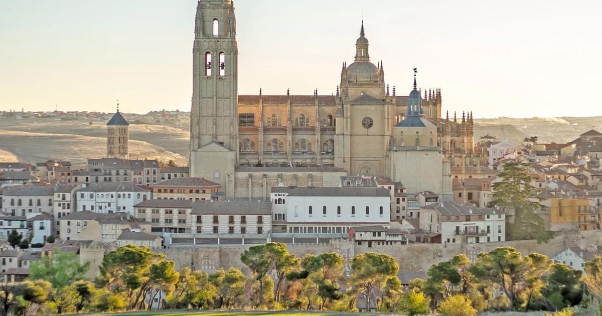 From Madrid: Segovia, Toledo, and Alcazar Tour