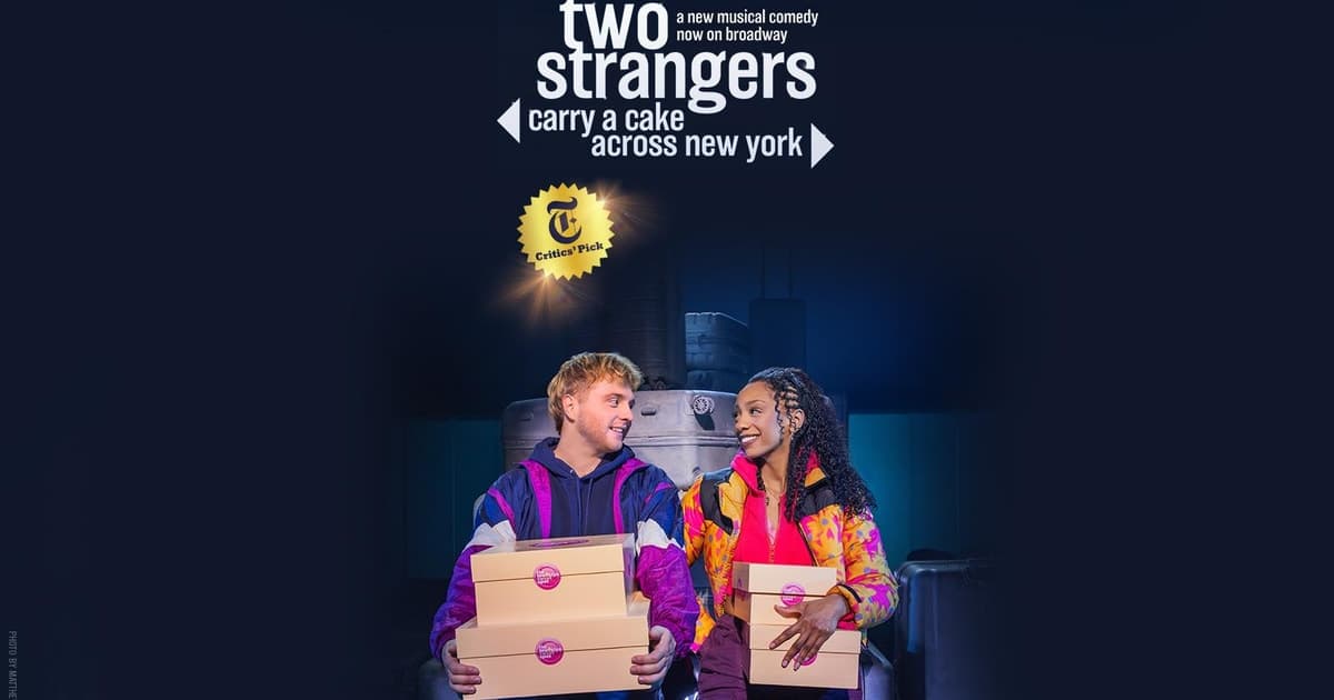 NYC: Two Strangers Carry a Cake Across New York on Broadway