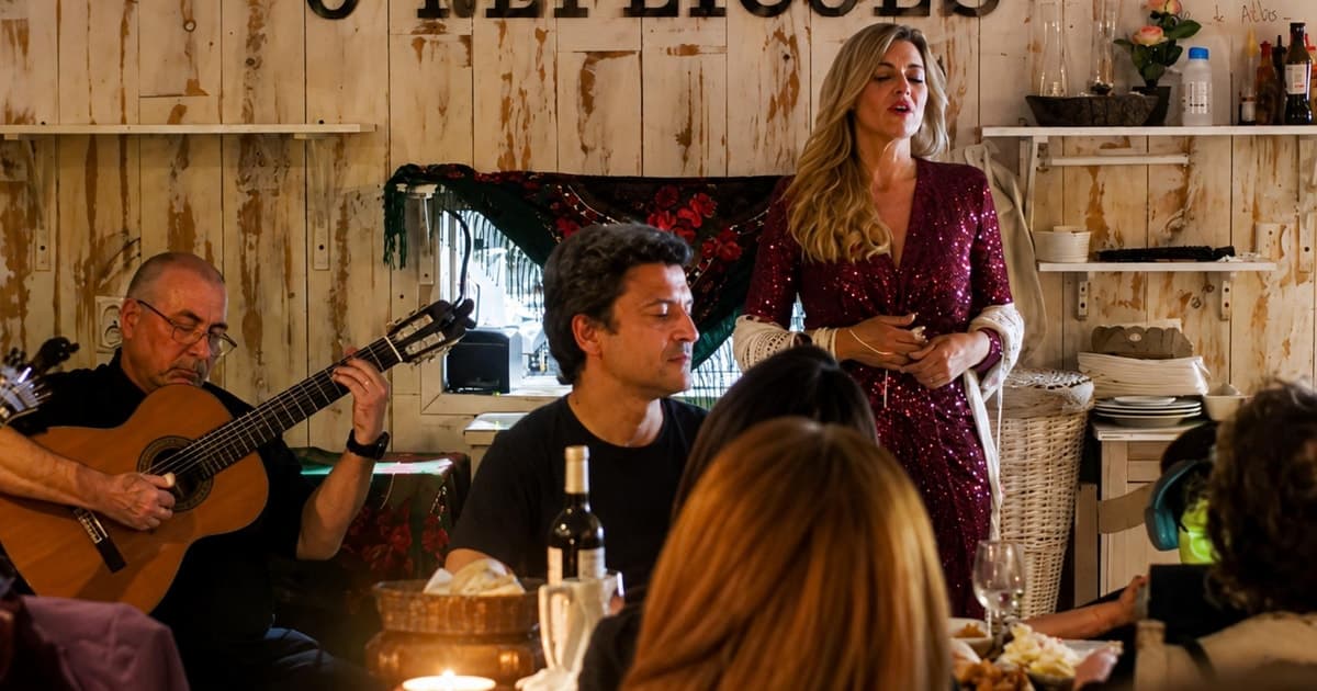 Porto: Traditional Fado Night with Portuguese Dinner