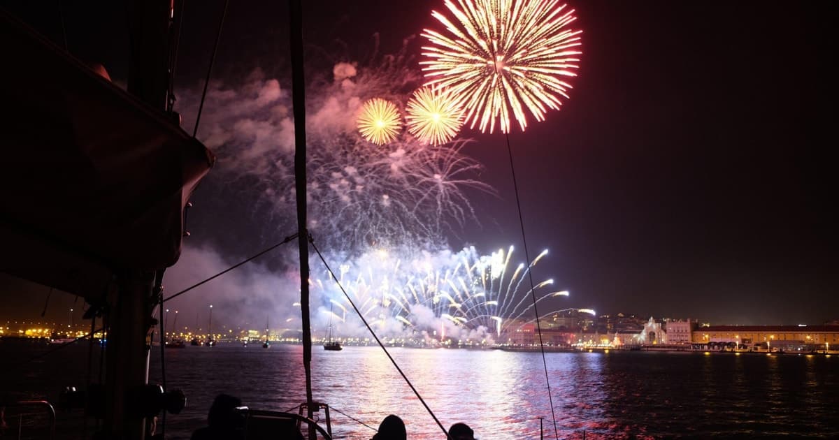 Lisbon: Portuguese New Year’s Eve Celebration on the Tagus