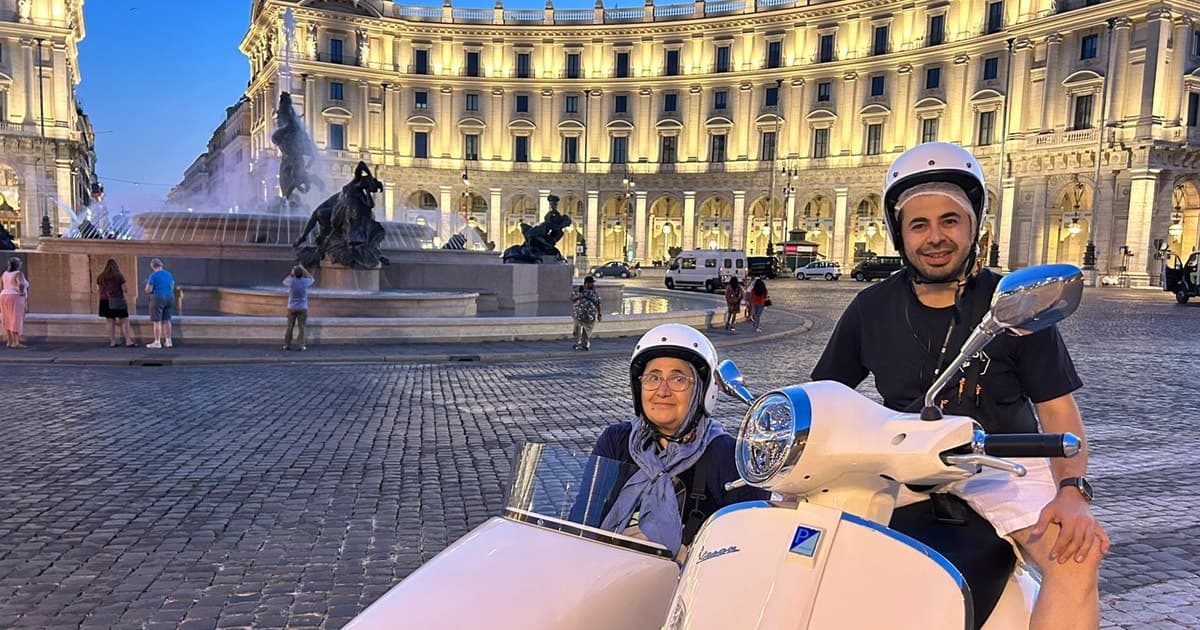 Roma en Vespa con sidecar: Coliseo, Jardín de los Naranjos y Fontana di Trevi