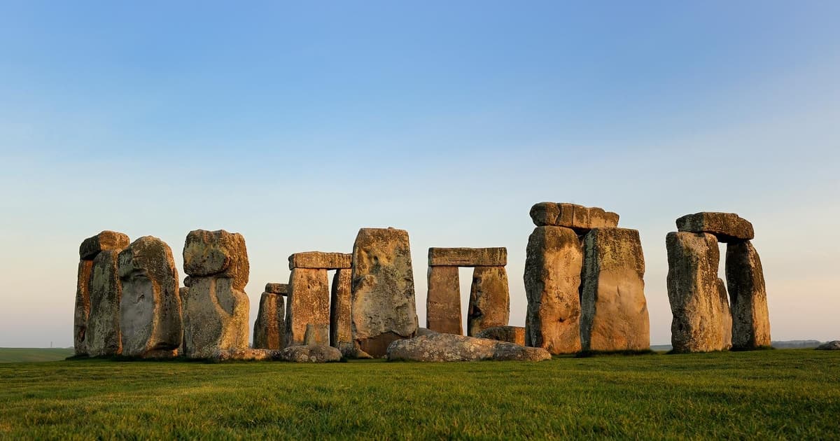 From London: Stonehenge & Windsor Tour