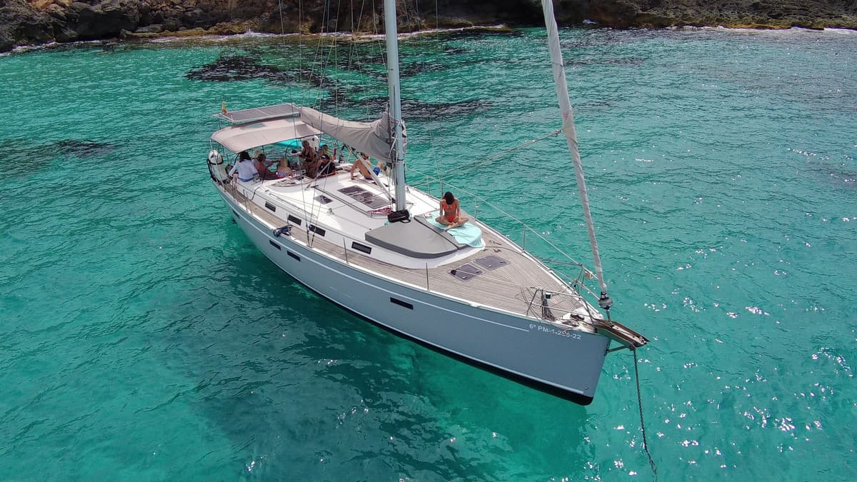 Bahía de Palma: experiencia privada en velero en grupo reducido