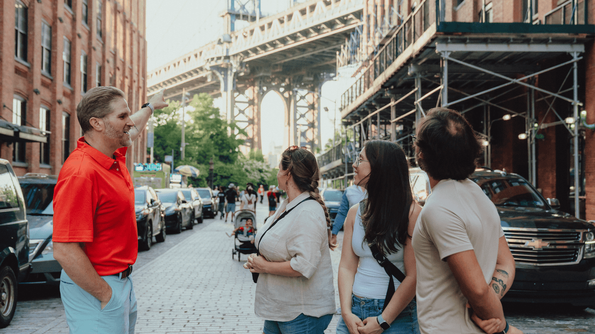 Brooklyn Bridge, Brooklyn Heights & DUMBO Walking Tour