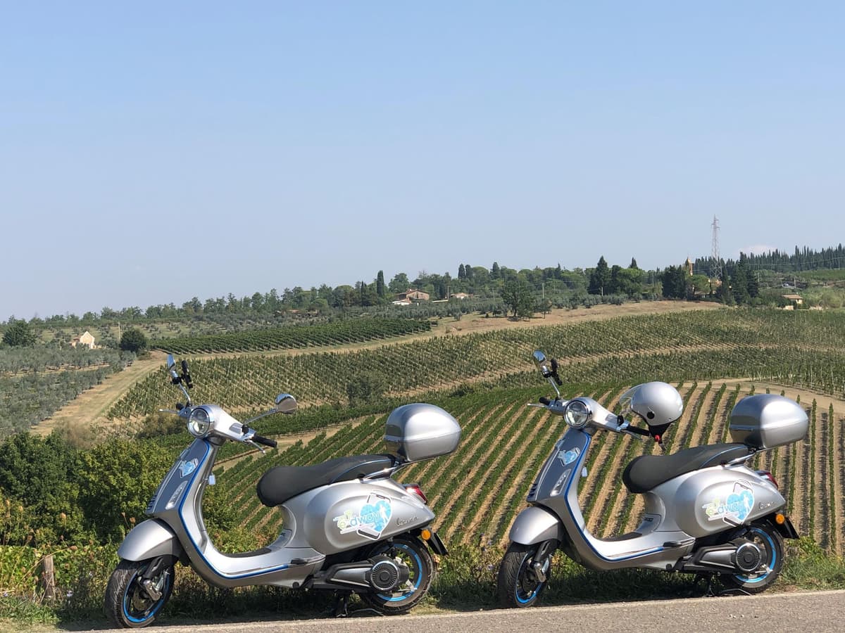 From Florence: Chianti e-Vespa Tour & Tuscan Lunch
