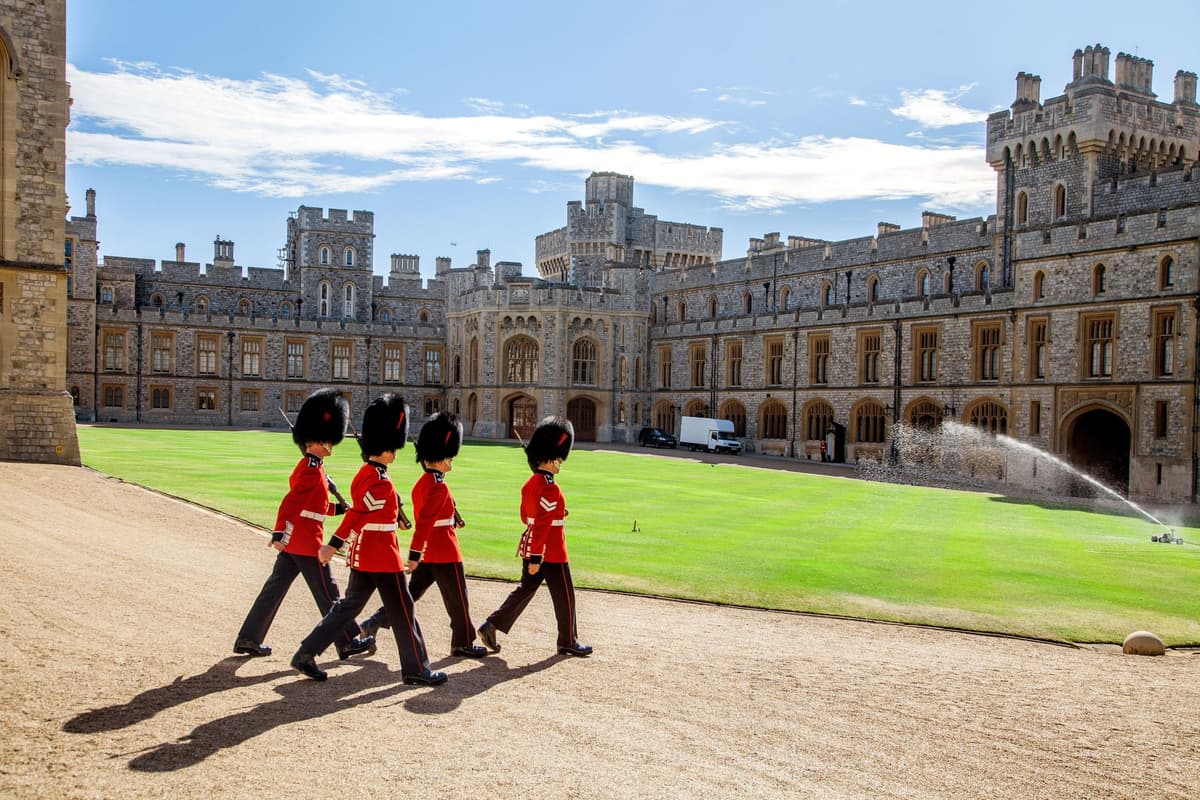 Windsor Castle and London Eye Half-Day Tour