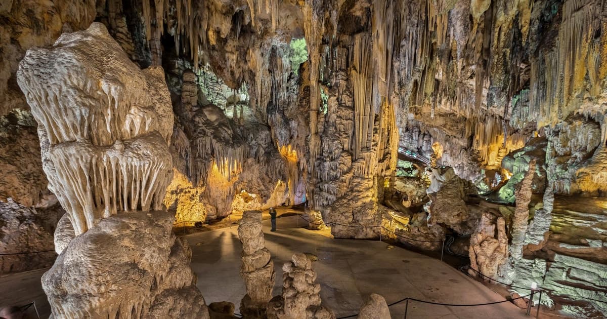 Excursión a las Cuevas de Nerja, Nerja ciudad y Frigiliana