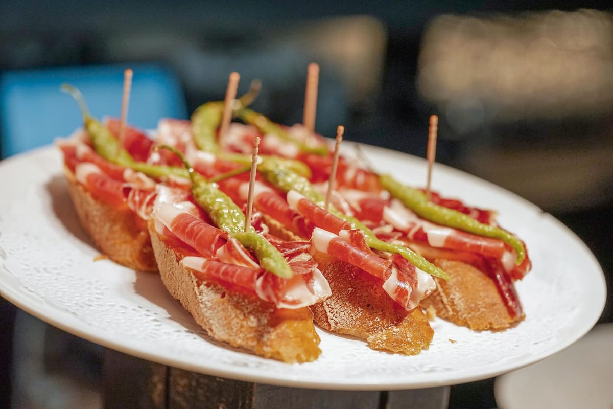 SAGARDI Porto: Tasting of Basque "pintxos" with Portuguese wines