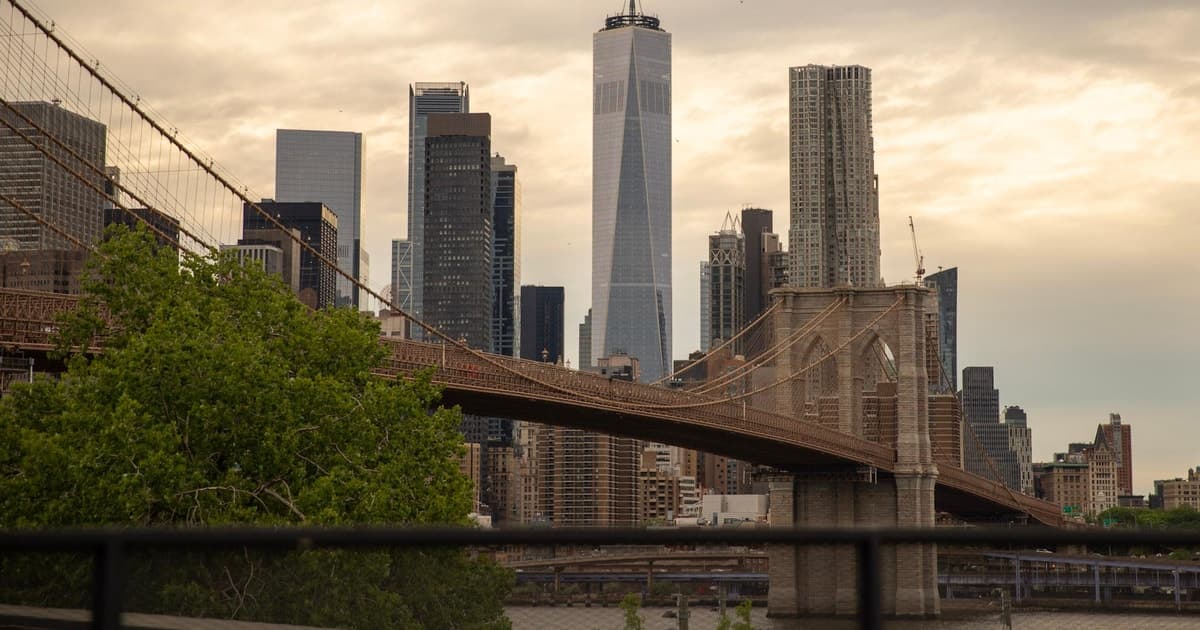 New York City Walk Tour Williamsburg DUMBO Brooklyn Bridge