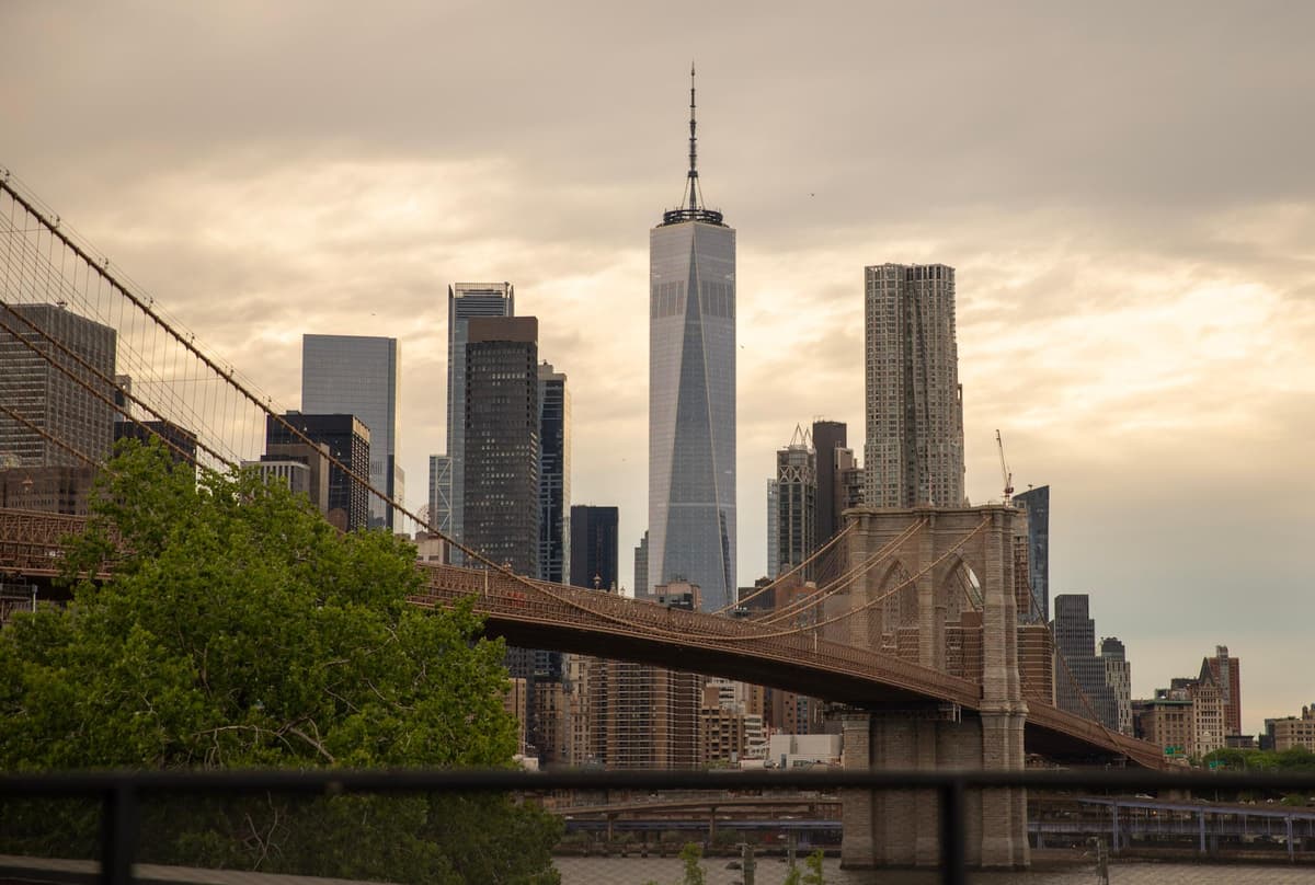 New York City Walk Tour Williamsburg DUMBO Brooklyn Bridge