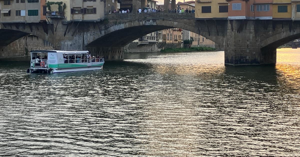 Florence: Arno River Cruise with Tuscan Picnic Lunch
