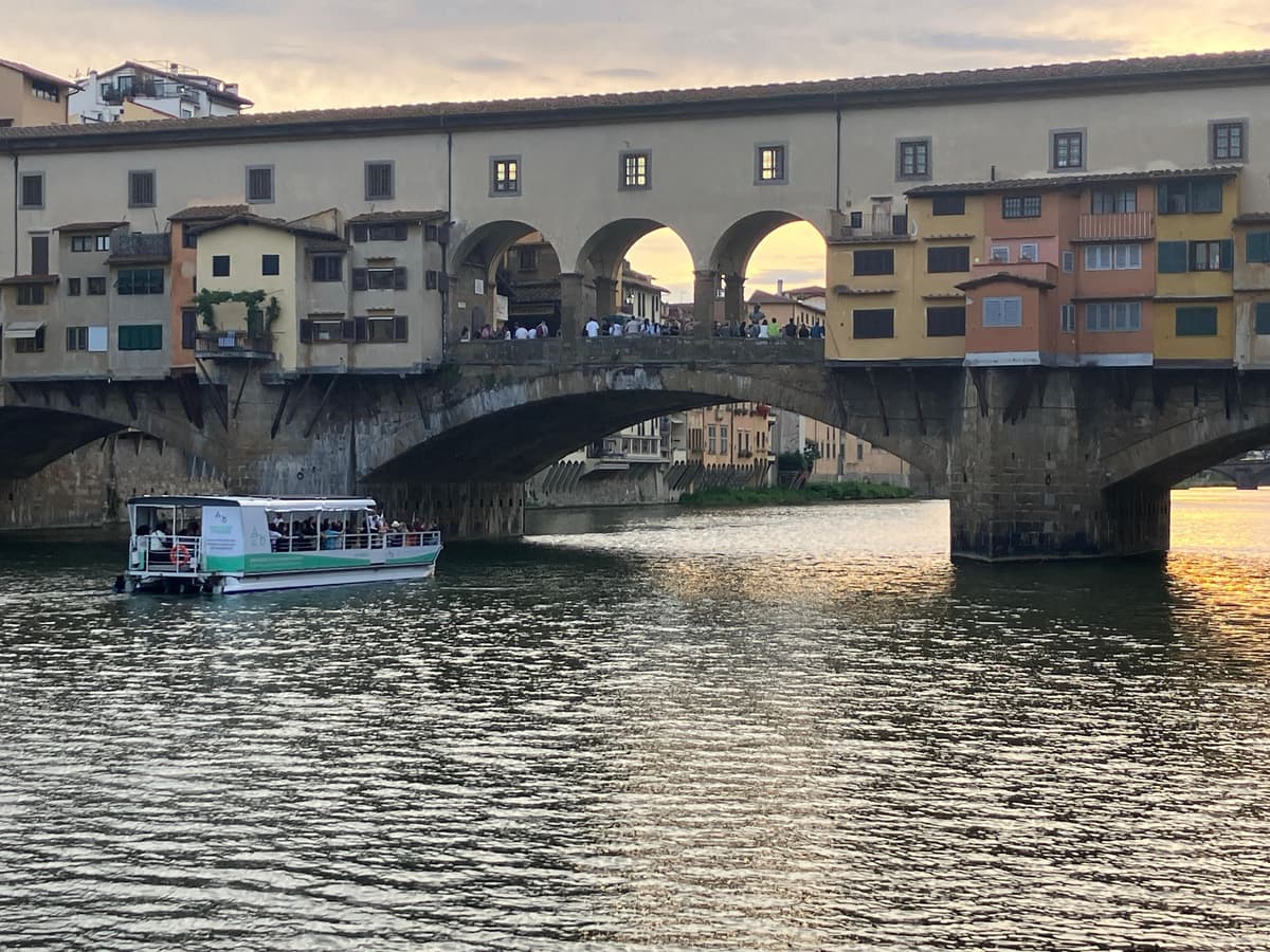 Florence: Arno River Cruise with Tuscan Picnic Lunch