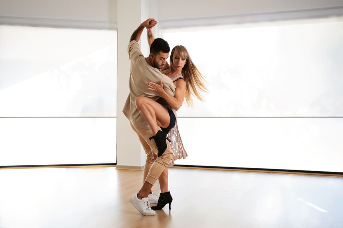 Barcelona: Experiencia de baile latino y clase de salsa