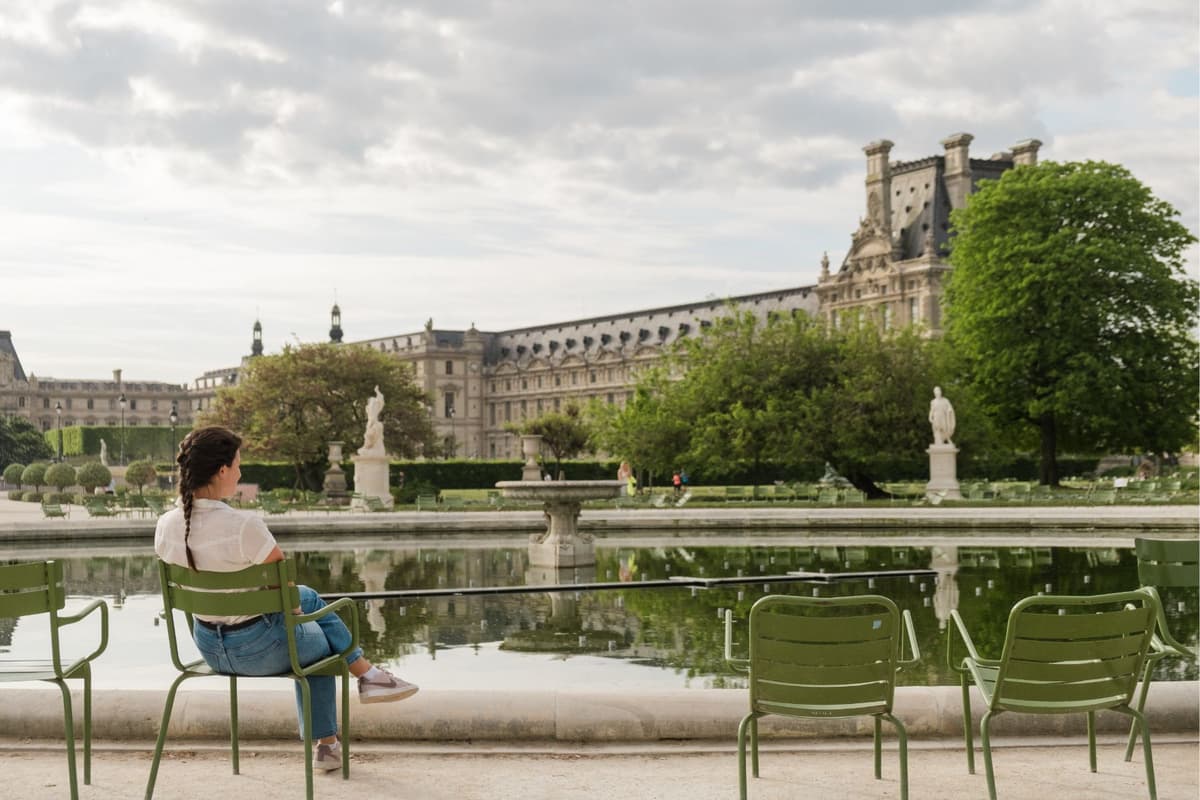 Paris: Royal Squares, Louvre Gardens & City Highlights Tour