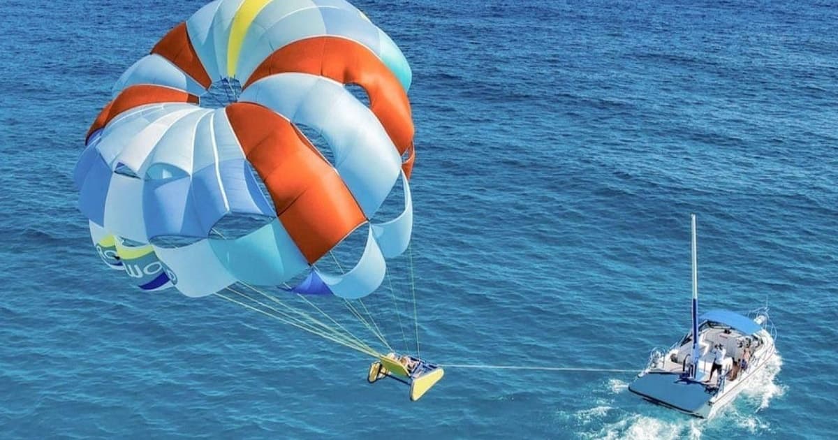 Cancún: aventura en paravela, lancha motora y esnórquel