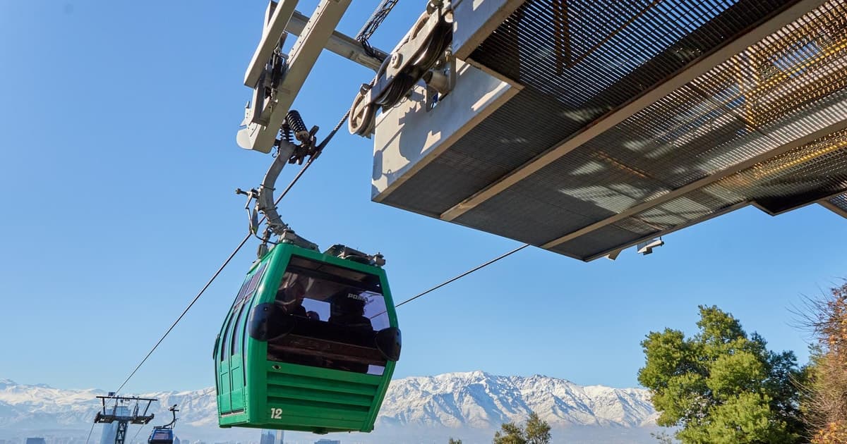 Descubre Santiago: autobús turístico, Cerro San Cristóbal y vino