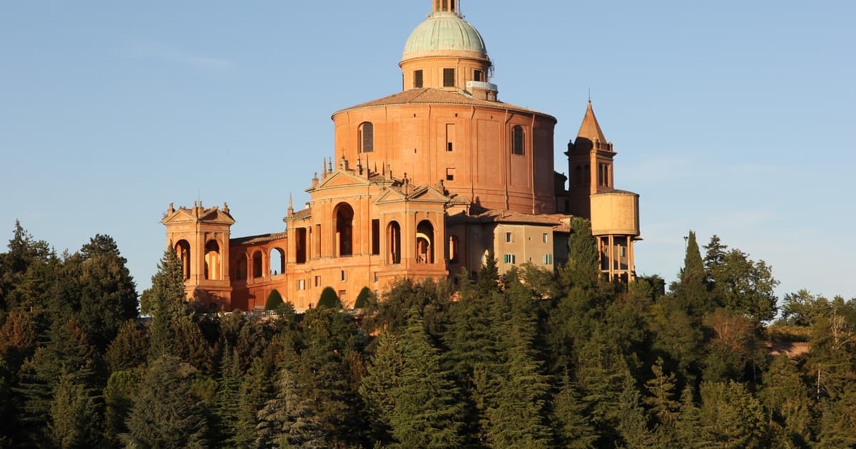 Bolonia: tour a pie secreto a San Luca