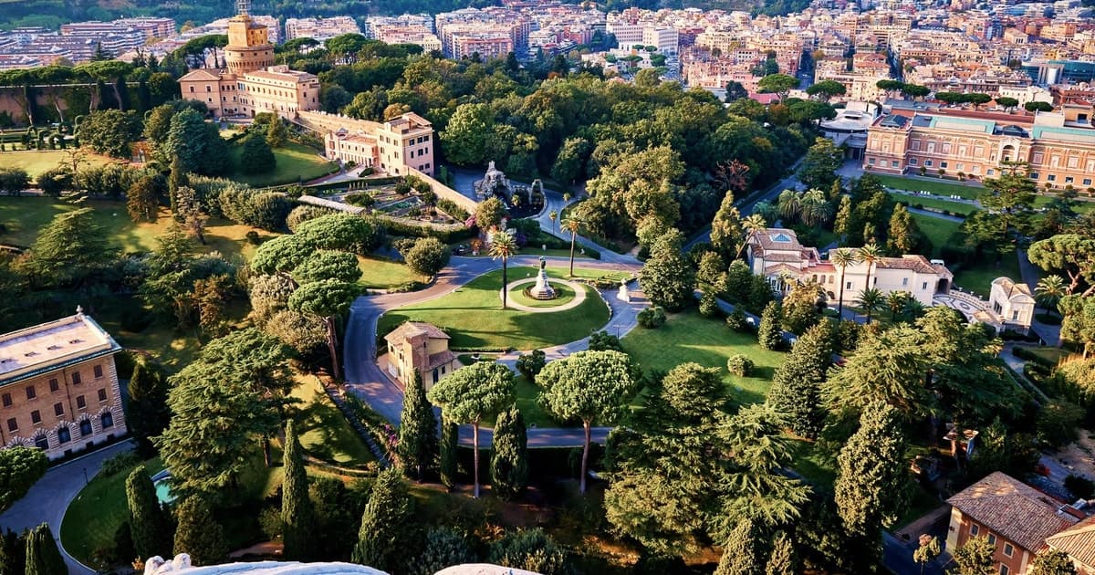 Tour privado: Museos Vaticanos, jardines y basílica de San Pedro
