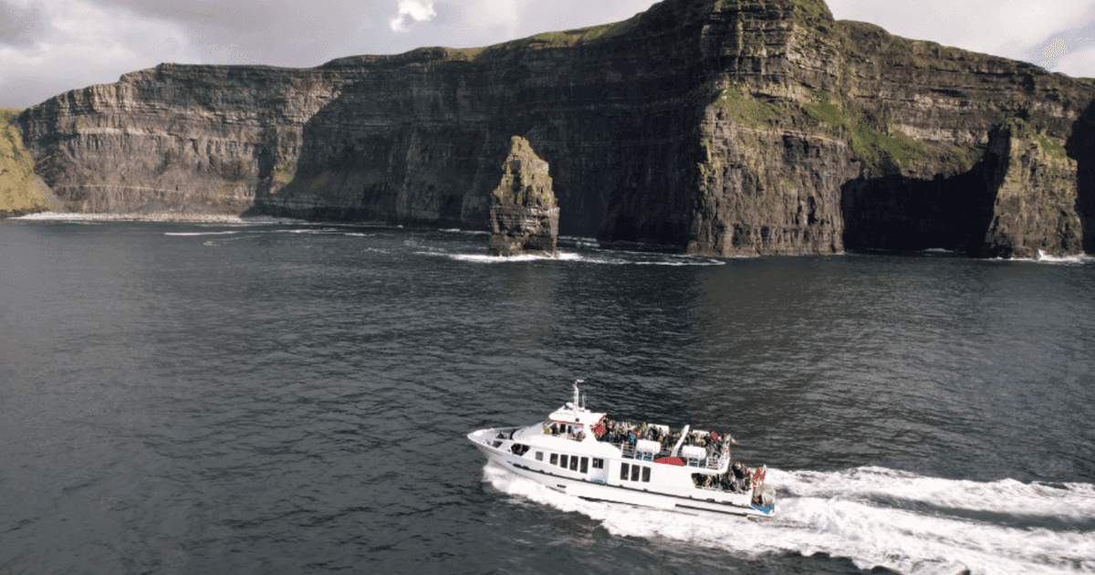 From Dublin: Cliffs of Moher, Boat Tour & Ailwee Caves