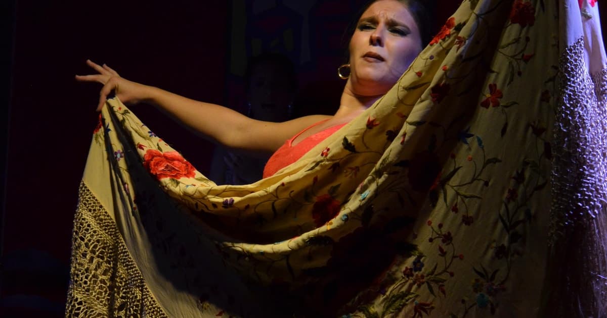 Sevilla: Flamenco Show at Tablao Álvarez Quintero