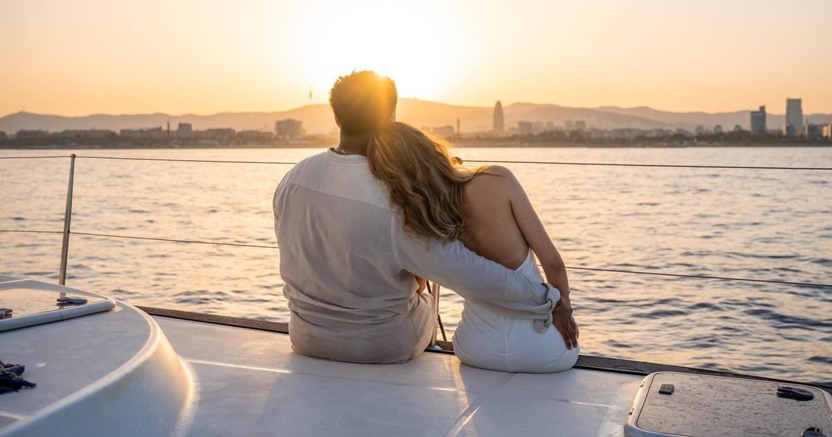 Barcelona: Sunset Catamaran Cruise with Wine and snacks