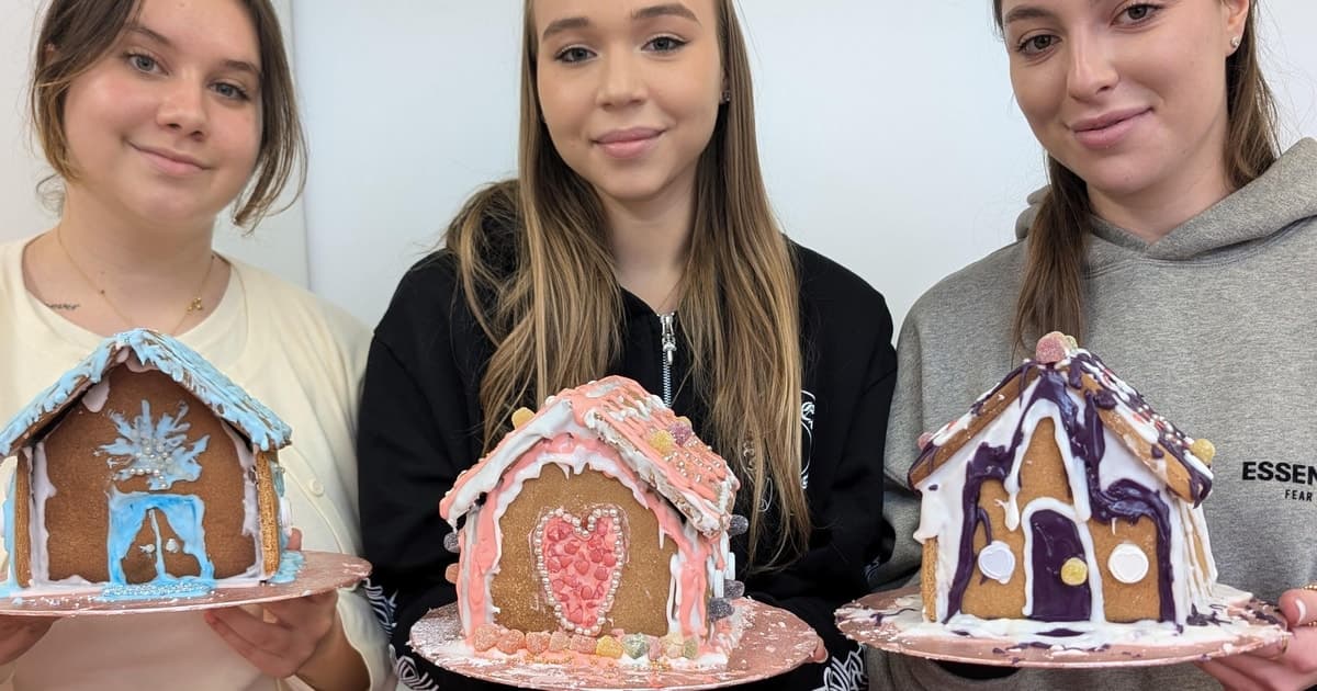 Gingerbread House Decorating Workshop in London