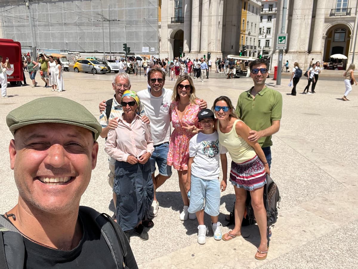 Morning tour + Lisbon AM + lunch. Small group (10 max)! Follow me!