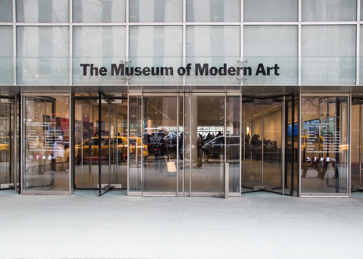 NYC: Visit Museum of Modern Art & 3hr Manhattan Walking Tour