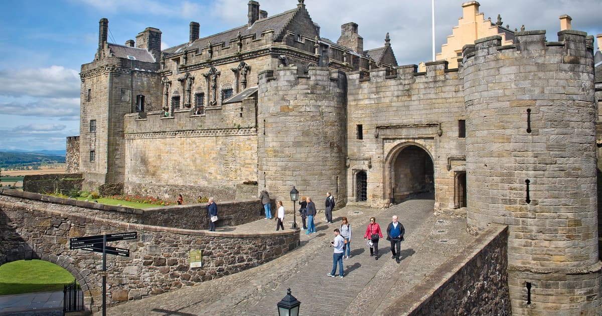 Loch Lomond & Stirling Castle Small Group Tour from Glasgow