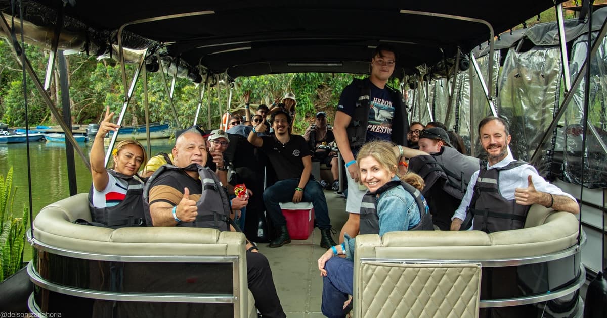 Medellín: Excursión de un día a Guatapé y visita en barco a la finca de Pablo Escobar