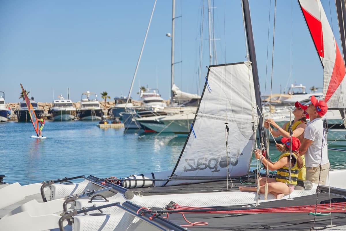 Alquiler de catamarán Topaz