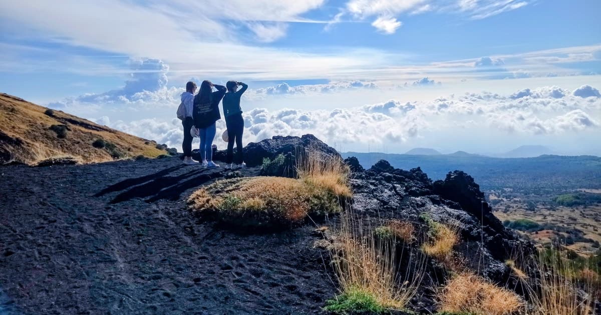 Tour privado por el parque del Etna con cata de vino