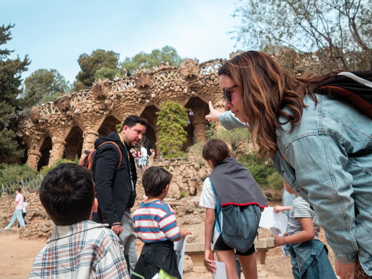 Barcelona: Park Güell Kids & Family Tour with Map & Stickers