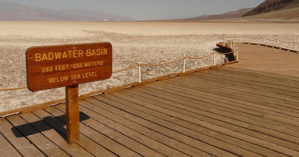 Death Valley Sunset & Star Sky+Red Rock Canyon 3-Day Tour